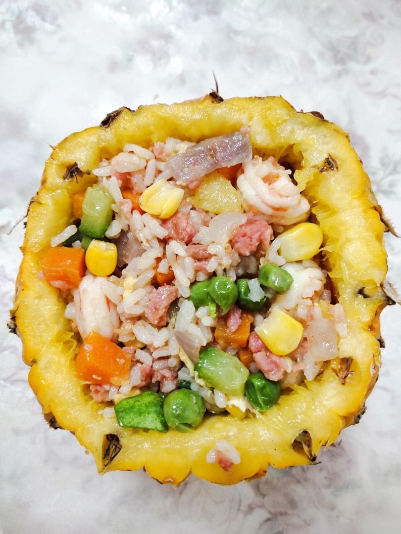 violinoeasy做的抓人眼球的泰式菠萝饭