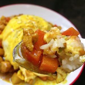 网红【龙卷风蛋包饭】咖喱版的做法 步骤8