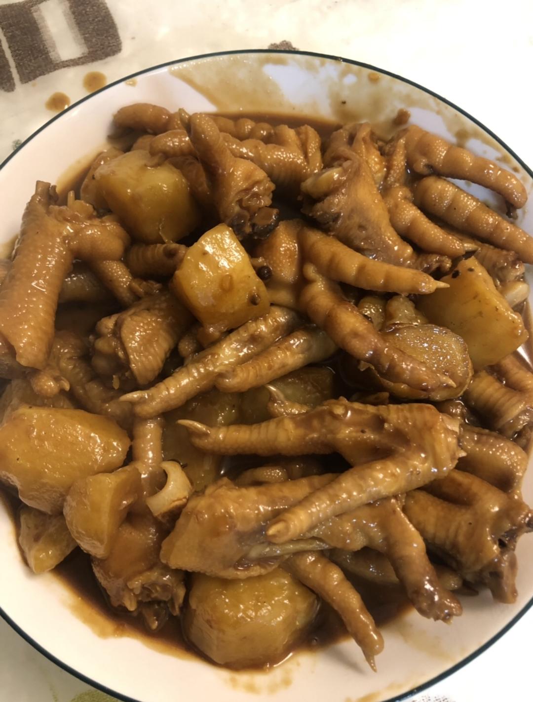 土豆炖鸡爪（软烂）的做法 步骤7