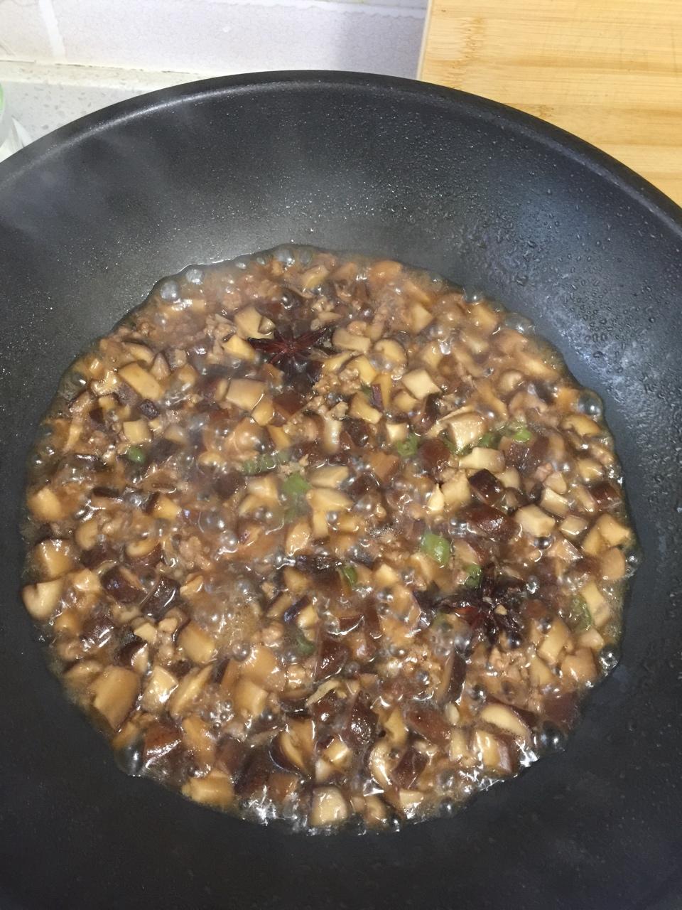 卤肉饭味的香菇肉燥--速速开饭