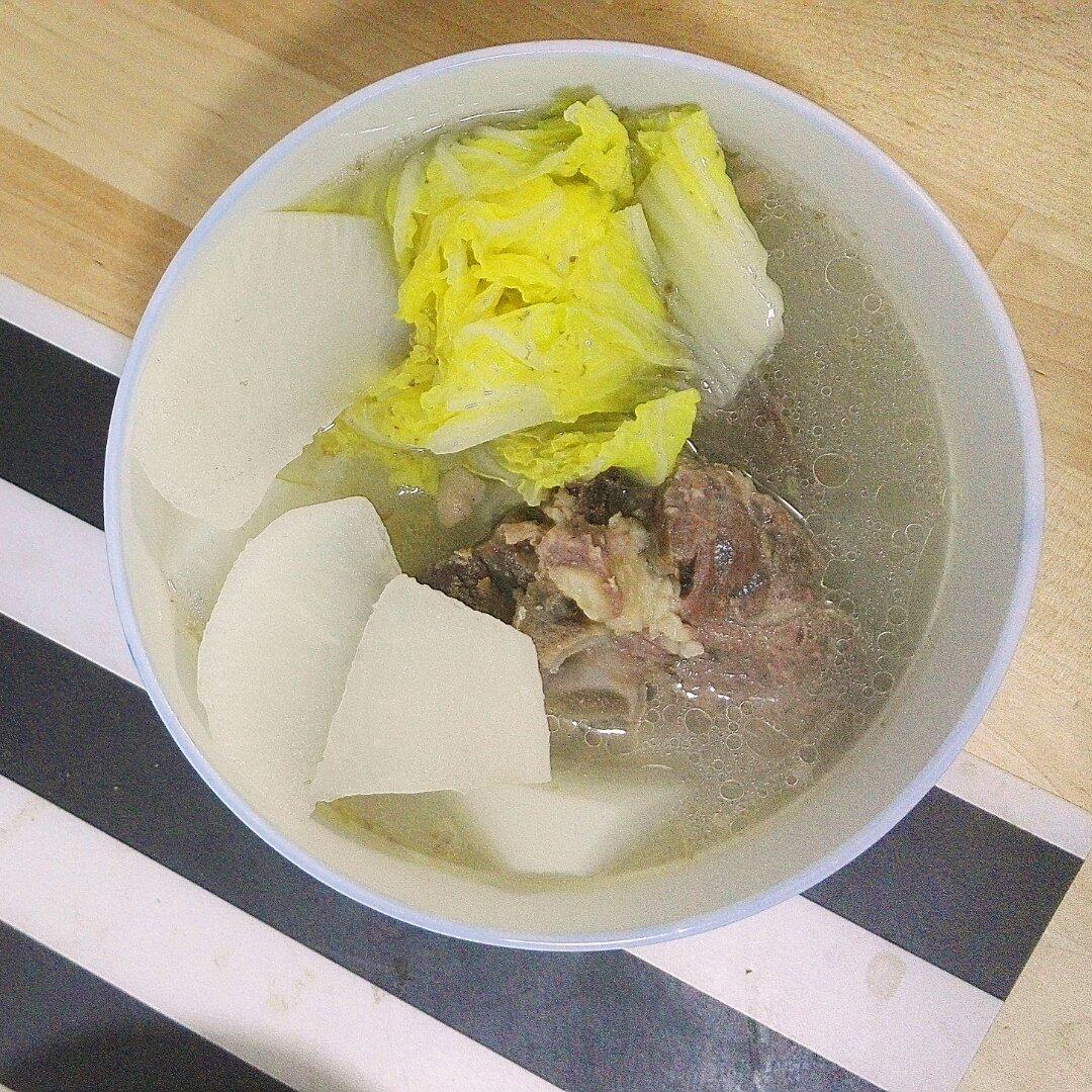 萝卜牛骨汤