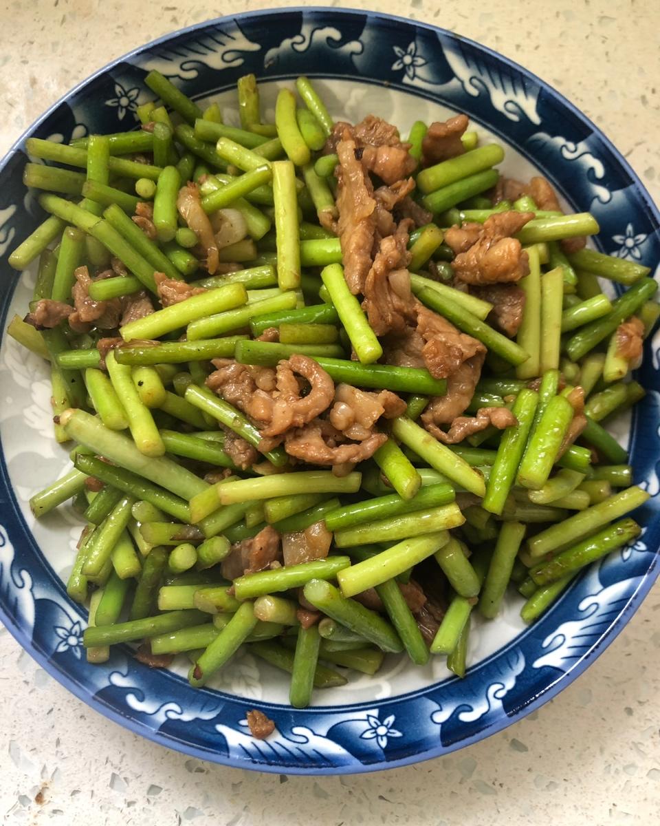 妈妈牌蒜薹炒肉