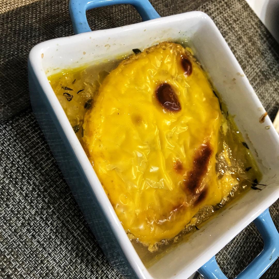 铸铁锅法式洋葱汤