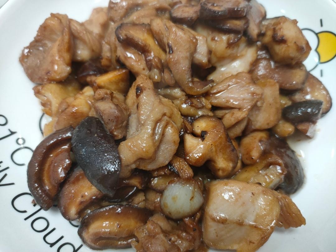 嫩滑不柴❗️爆好吃的黑椒口蘑炒鸡胸肉～绝了