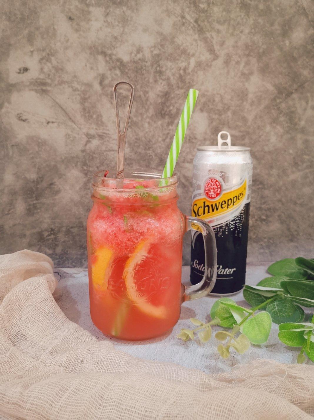 梅子柠檬苏打水