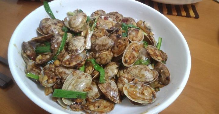蒜香炒花甲