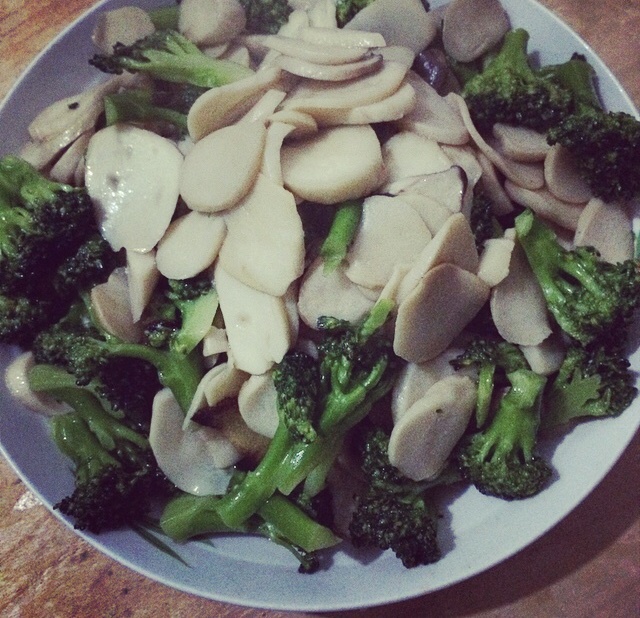 杏鲍菇炒西兰花