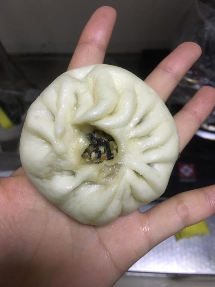 香菇鸡肉包子