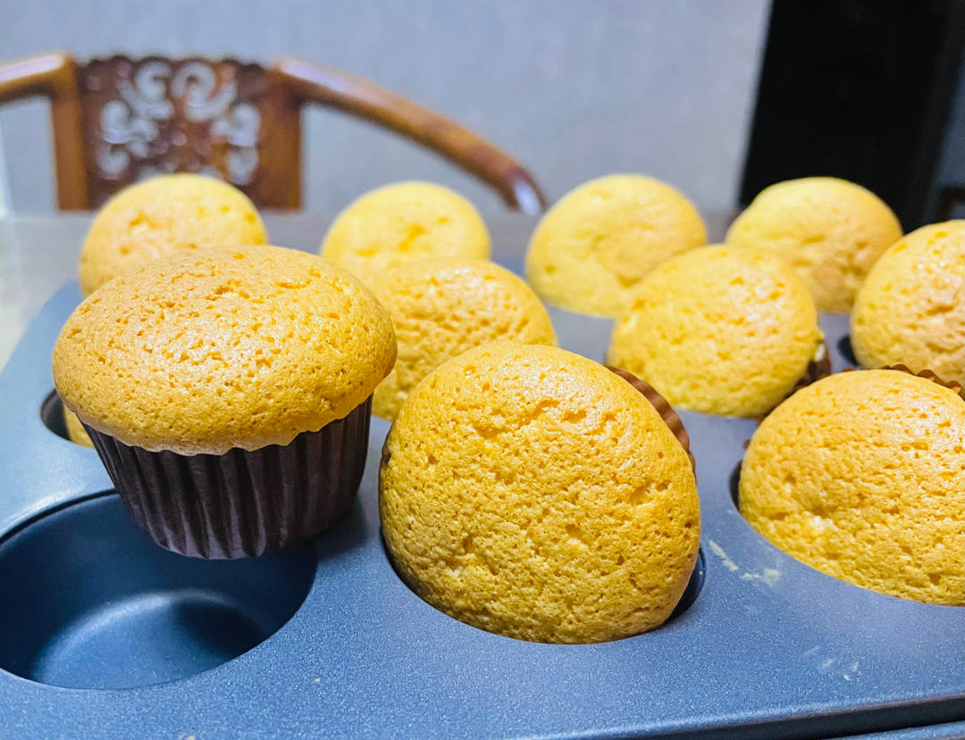 不开裂不回缩的纸杯小蛋糕