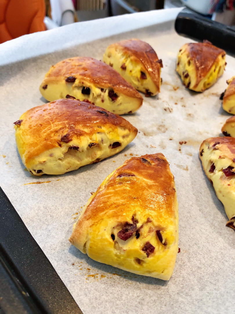 等待45分钟吧，就能得到超松软的酵母版司康了