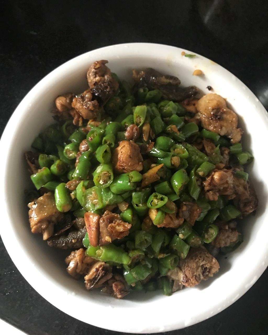 假面骑士1做的青椒干煸鸡