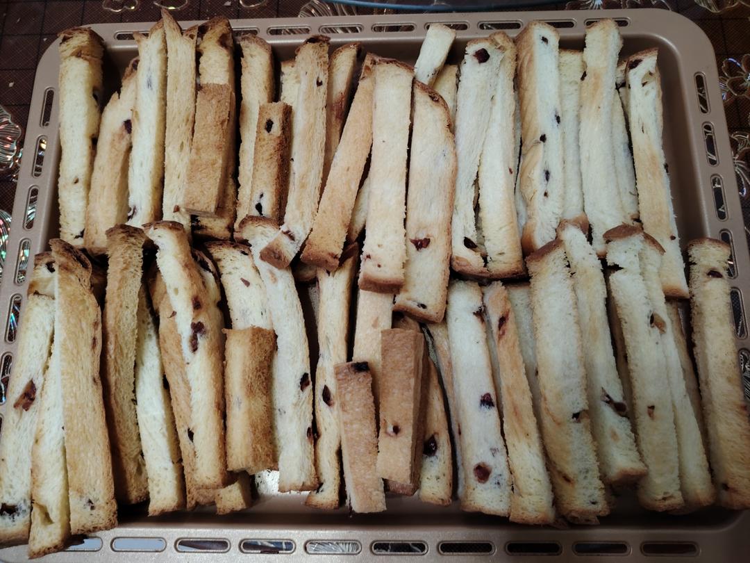 奶香纯粹的重料淡奶油吐司