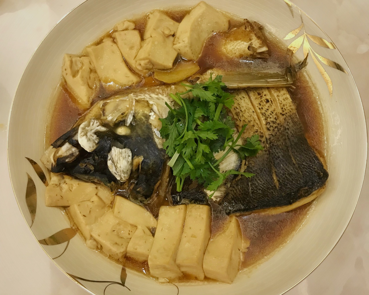 红烧鱼头豆腐的做法