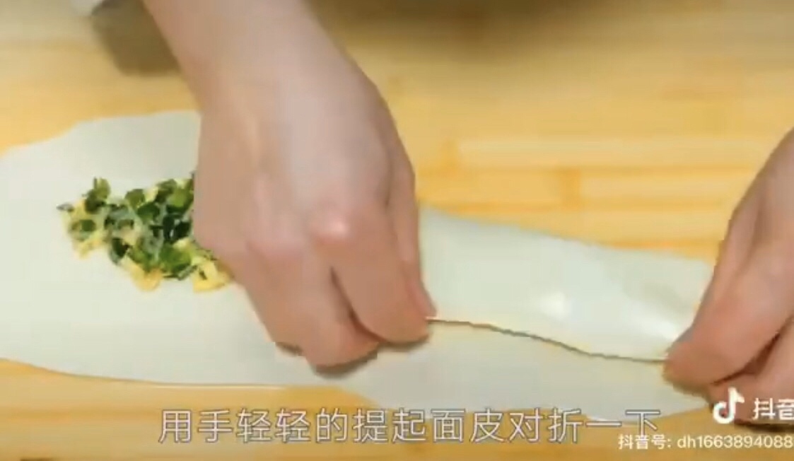 韭菜饼的做法 步骤10
