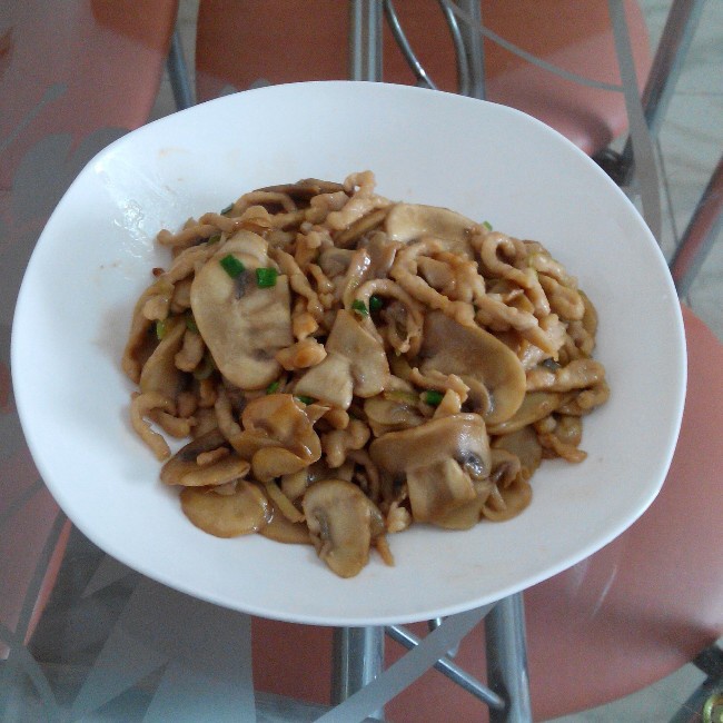 蘑菇炒肉片