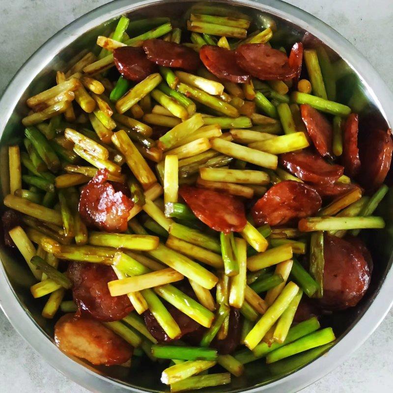 懒儿做的蒜薹炒腊肠