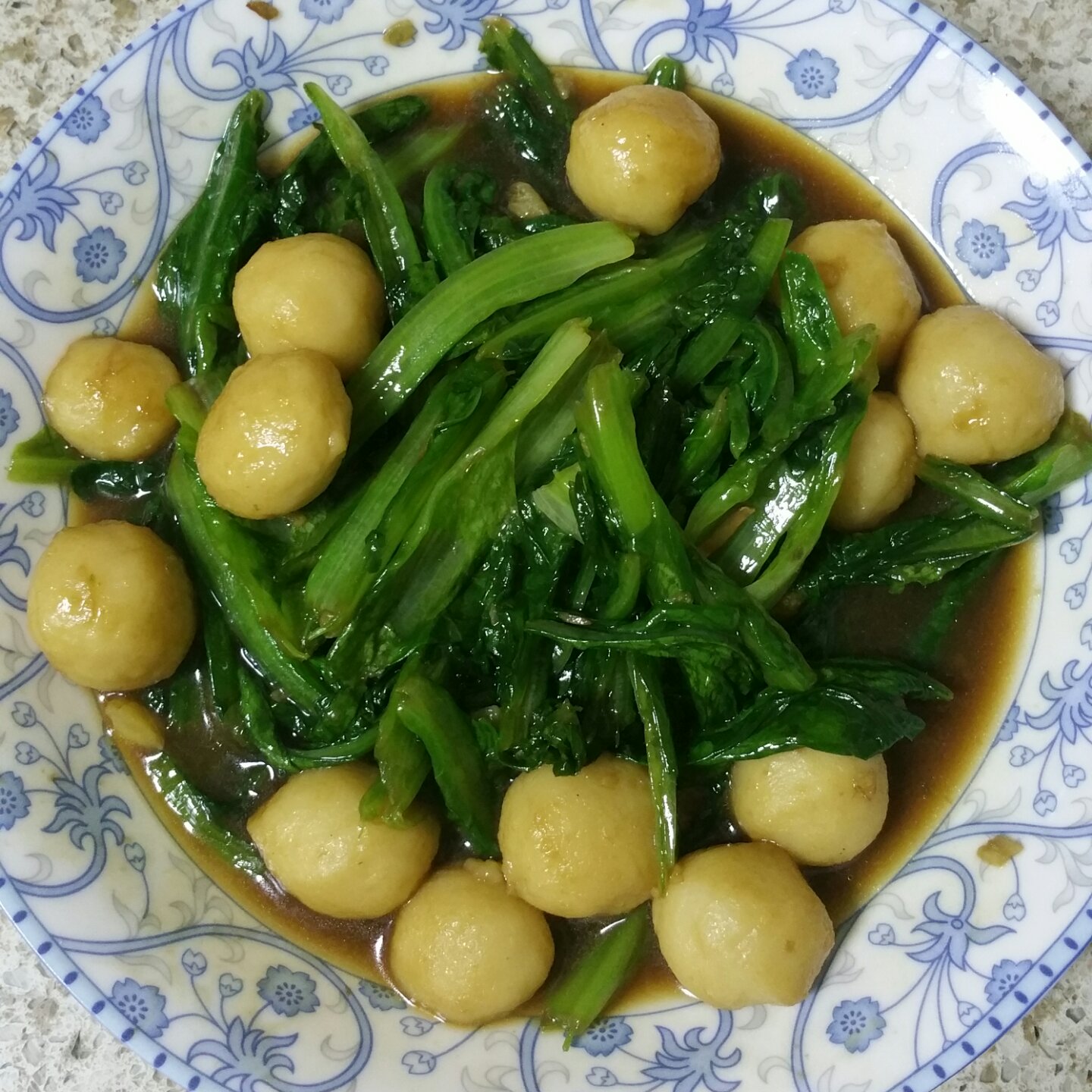 豆苗baby做的鱼丸油麦菜