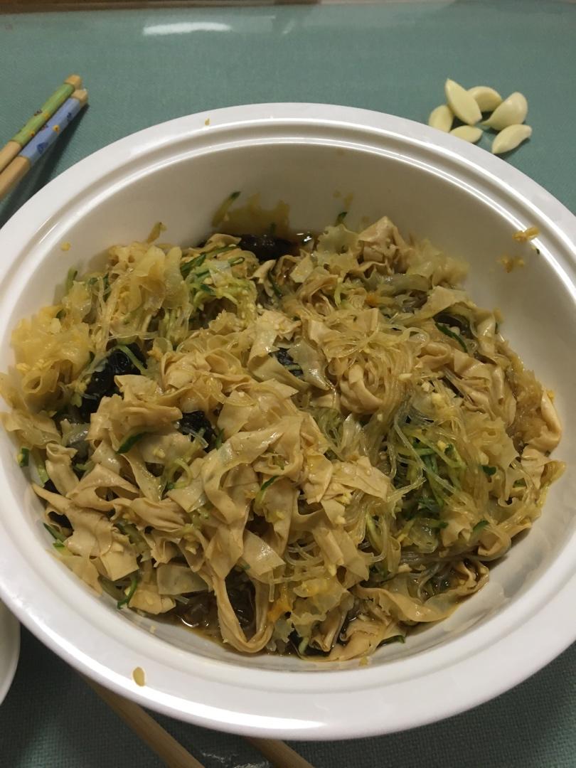开胃凉拌黄瓜粉丝木耳