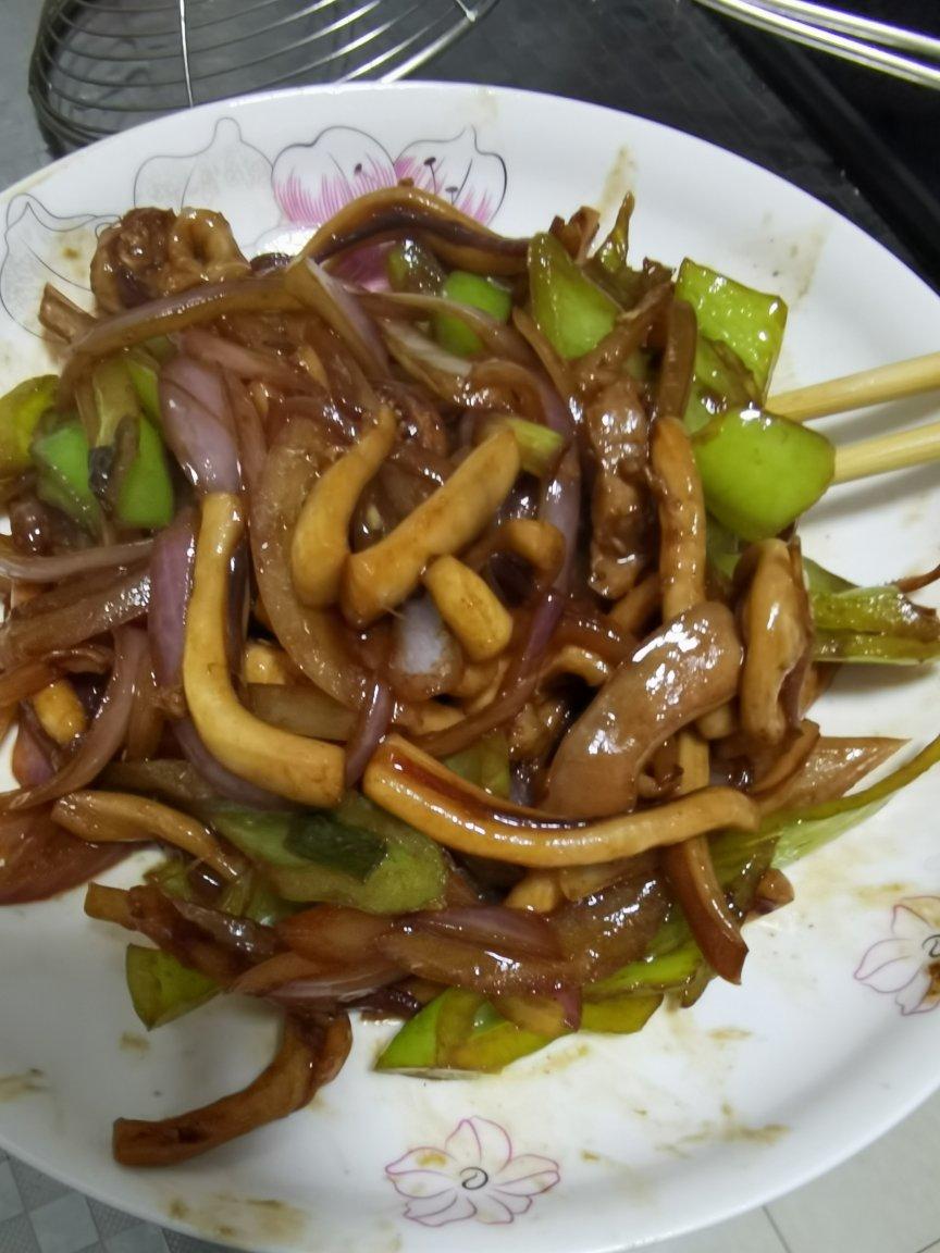 爆炒鱿鱼须，加上这一步，可以与铁板鱿鱼媲美