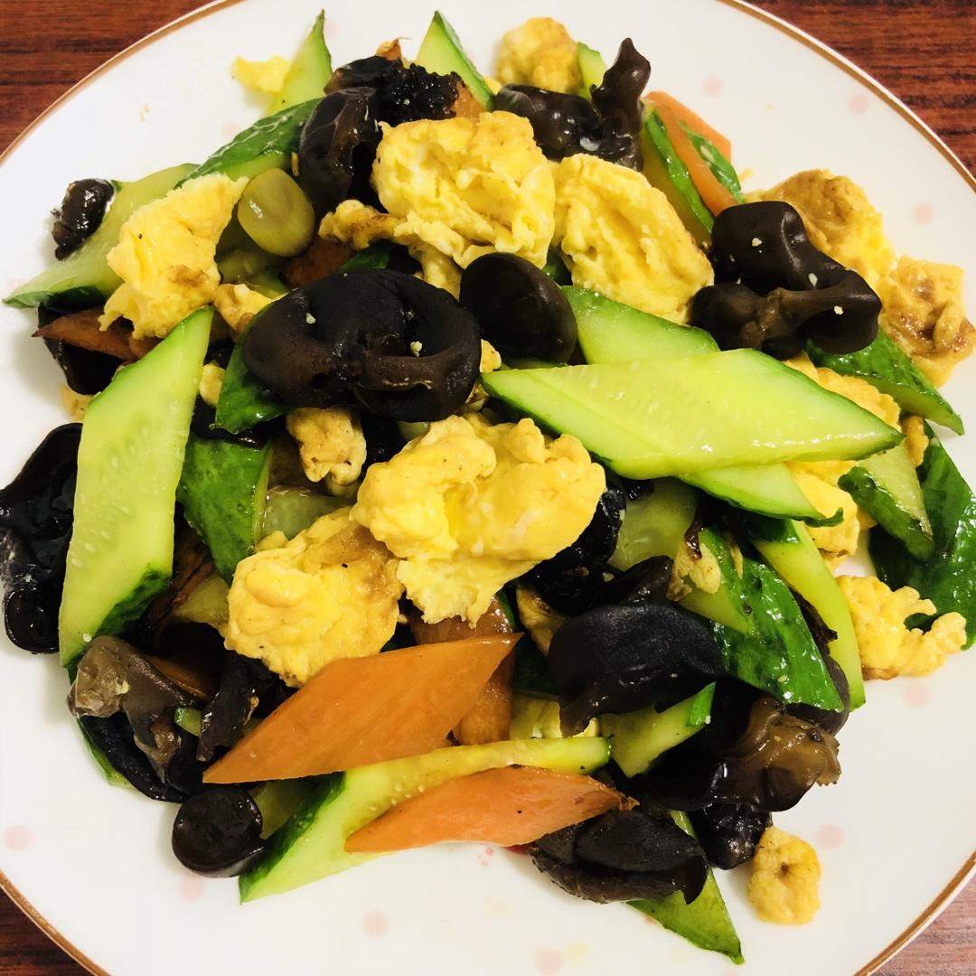 小叮当0712做的黄瓜木耳炒鸡蛋