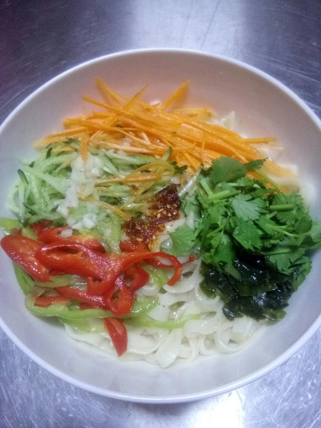 夏日快手凉拌面