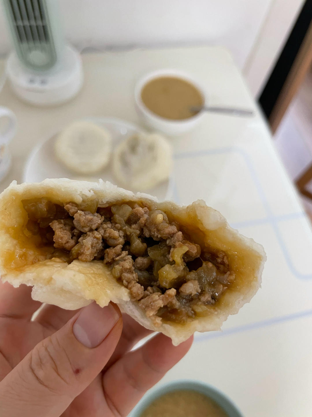 茄子酱肉包子