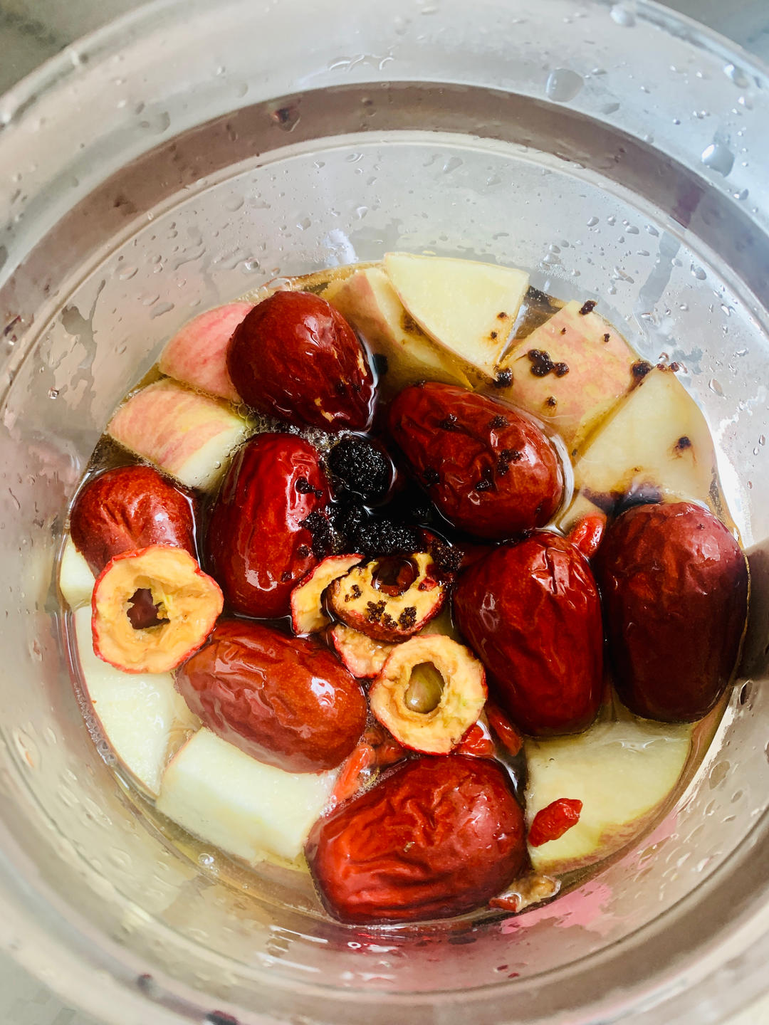 苹果红枣枸杞汤