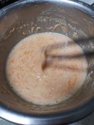 胡萝卜鸡蛋饼的做法 步骤2