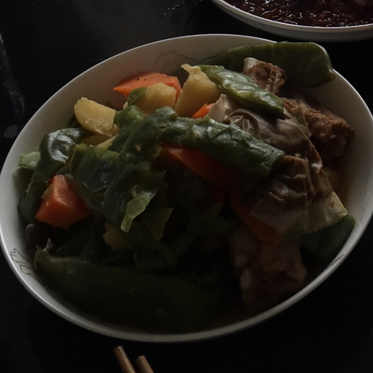 红烧排骨炖豆角土豆