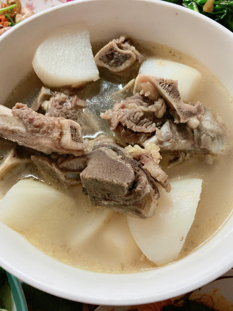 萝卜牛骨汤