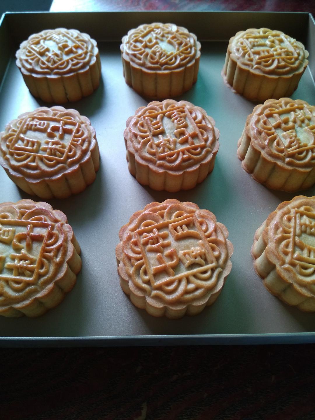 广式月饼——蛋黄莲蓉月饼