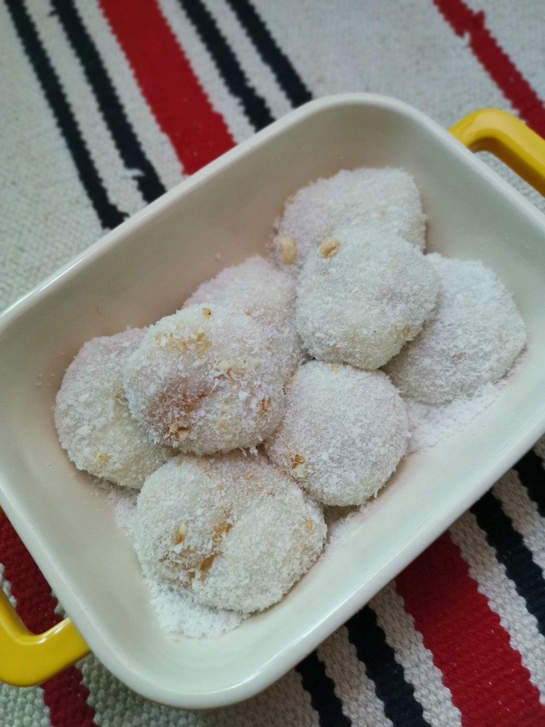 自制糯米糍（花生黑芝麻和豆沙夹心）