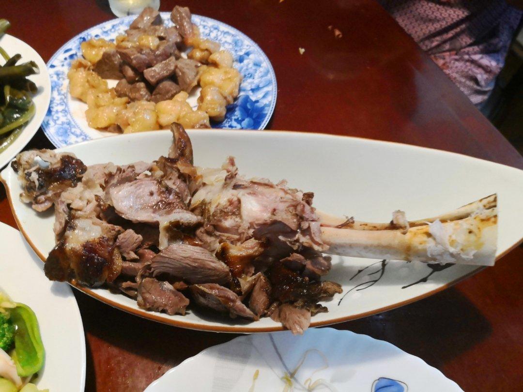 孜然蒜香烤羊腿