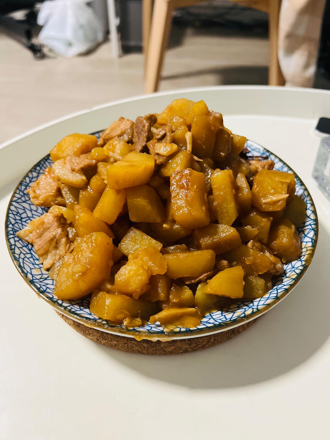 家常土豆烧肉