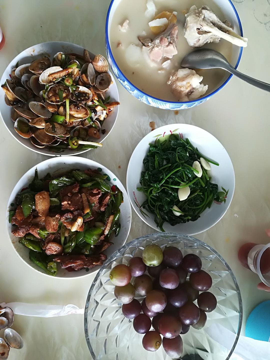蒜香炒花甲