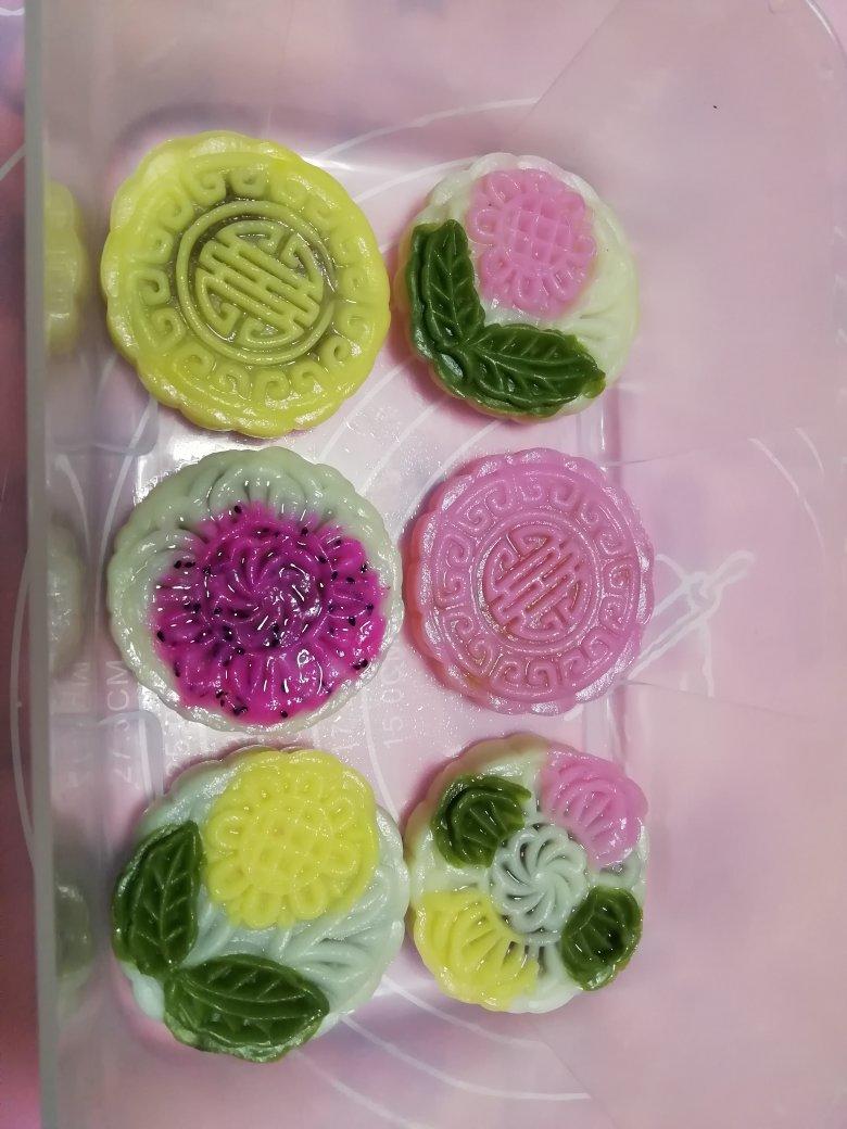 彩色冰皮月饼