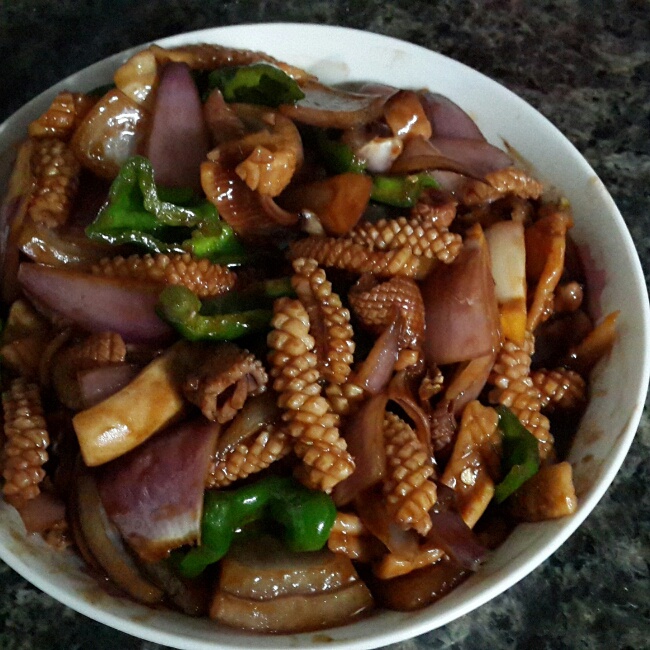 洋葱酱爆鱿鱼须