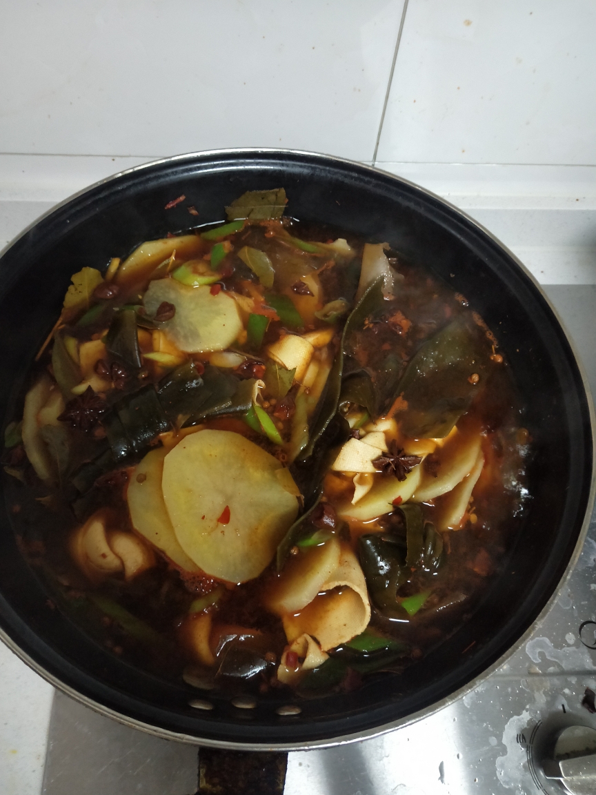 鹵海带，土豆，百叶结的做法 步骤2