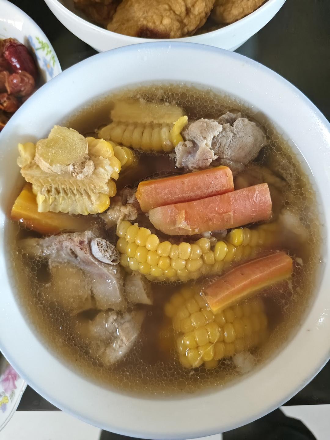 玉米胡萝卜排骨汤
