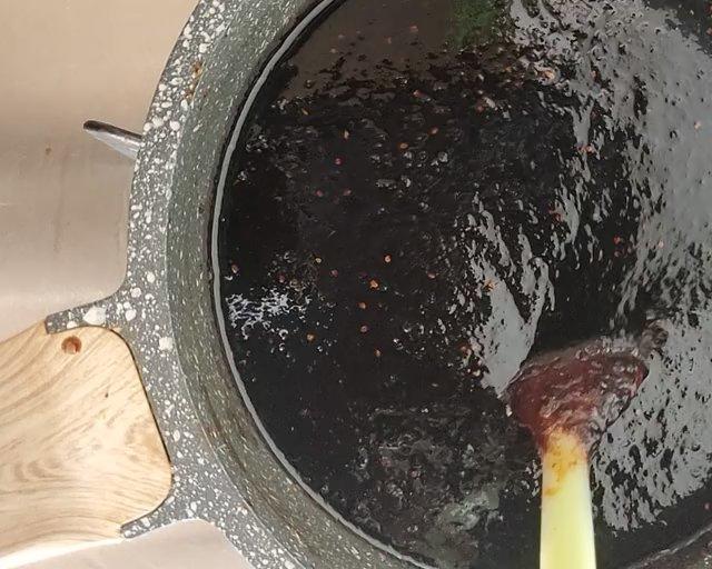 姜糖膏(简单食材调理女性体寒宫寒)