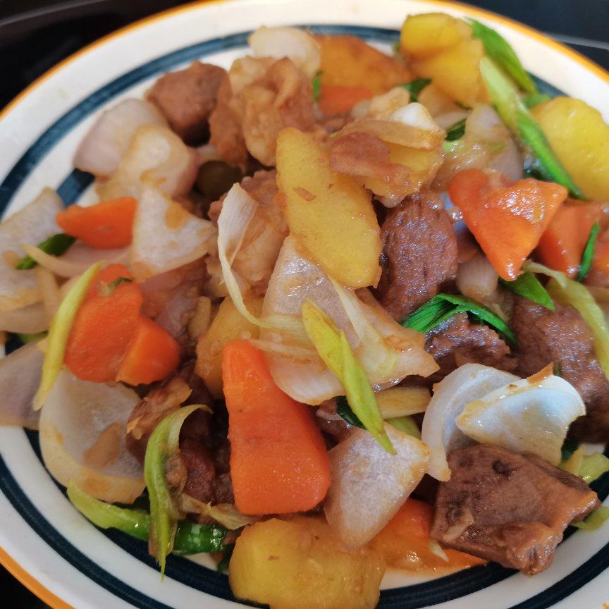 土豆焖羊腿肉