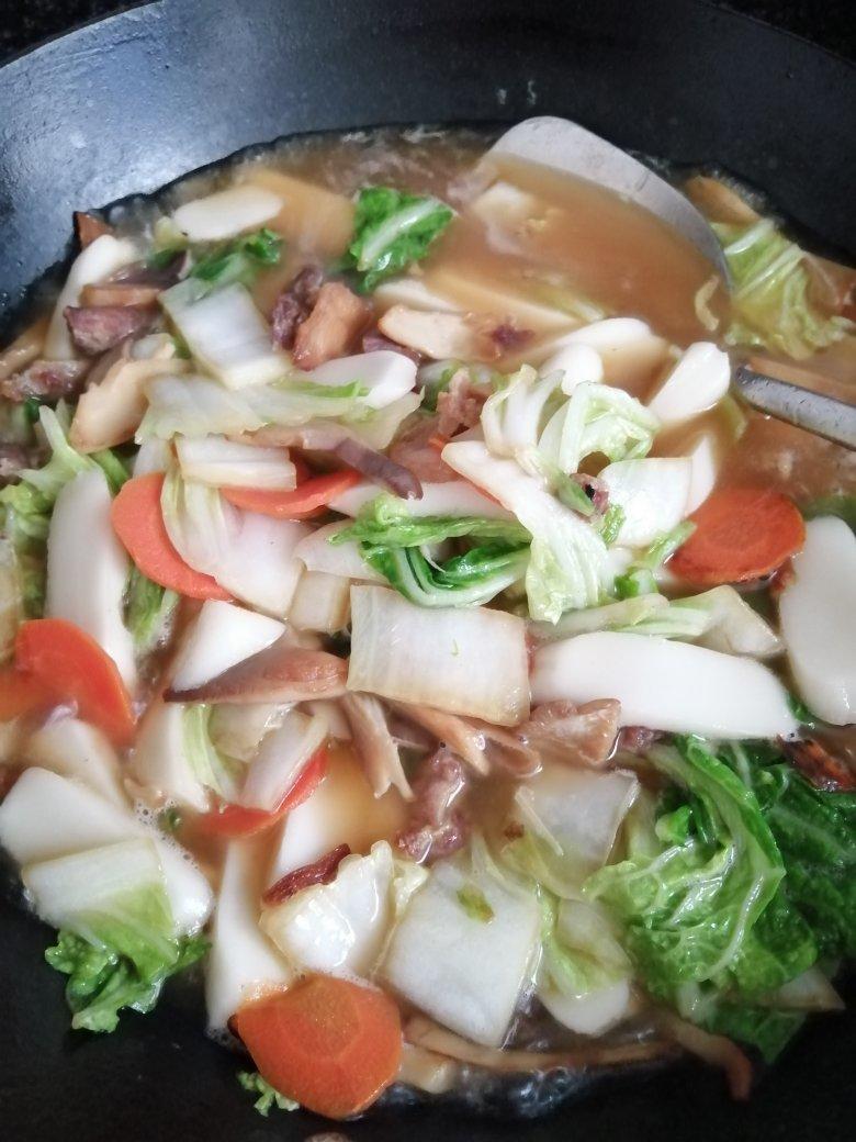 【白菜肉丝年糕汤】