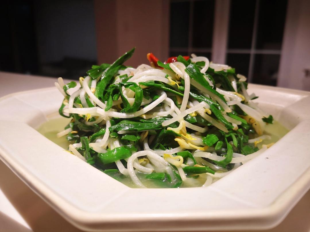 绿豆芽炒韭菜