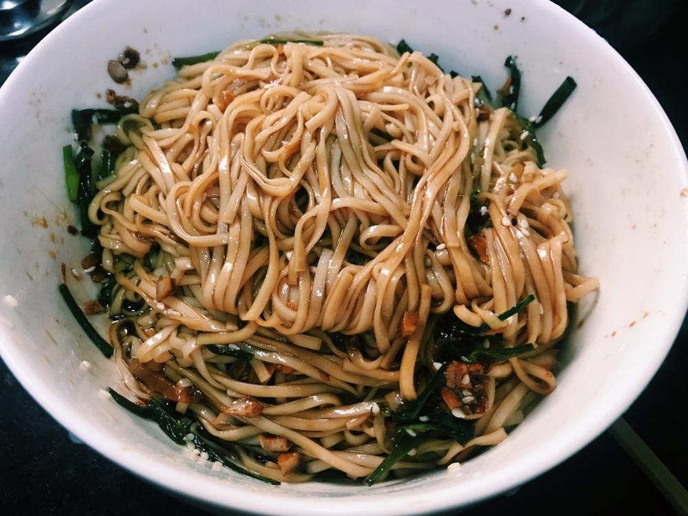 10分钟搞定的一碗葱油拌面