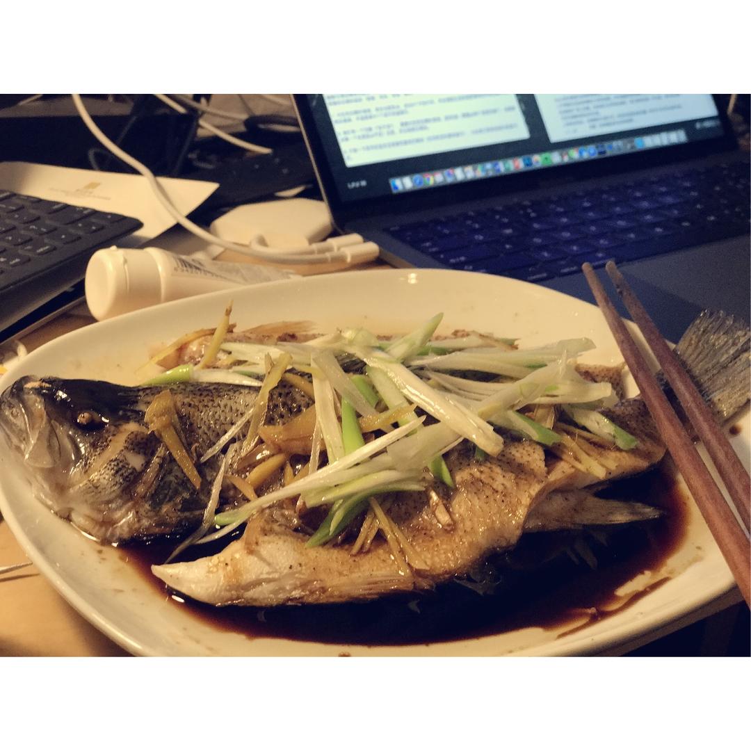 蒸鲈鱼