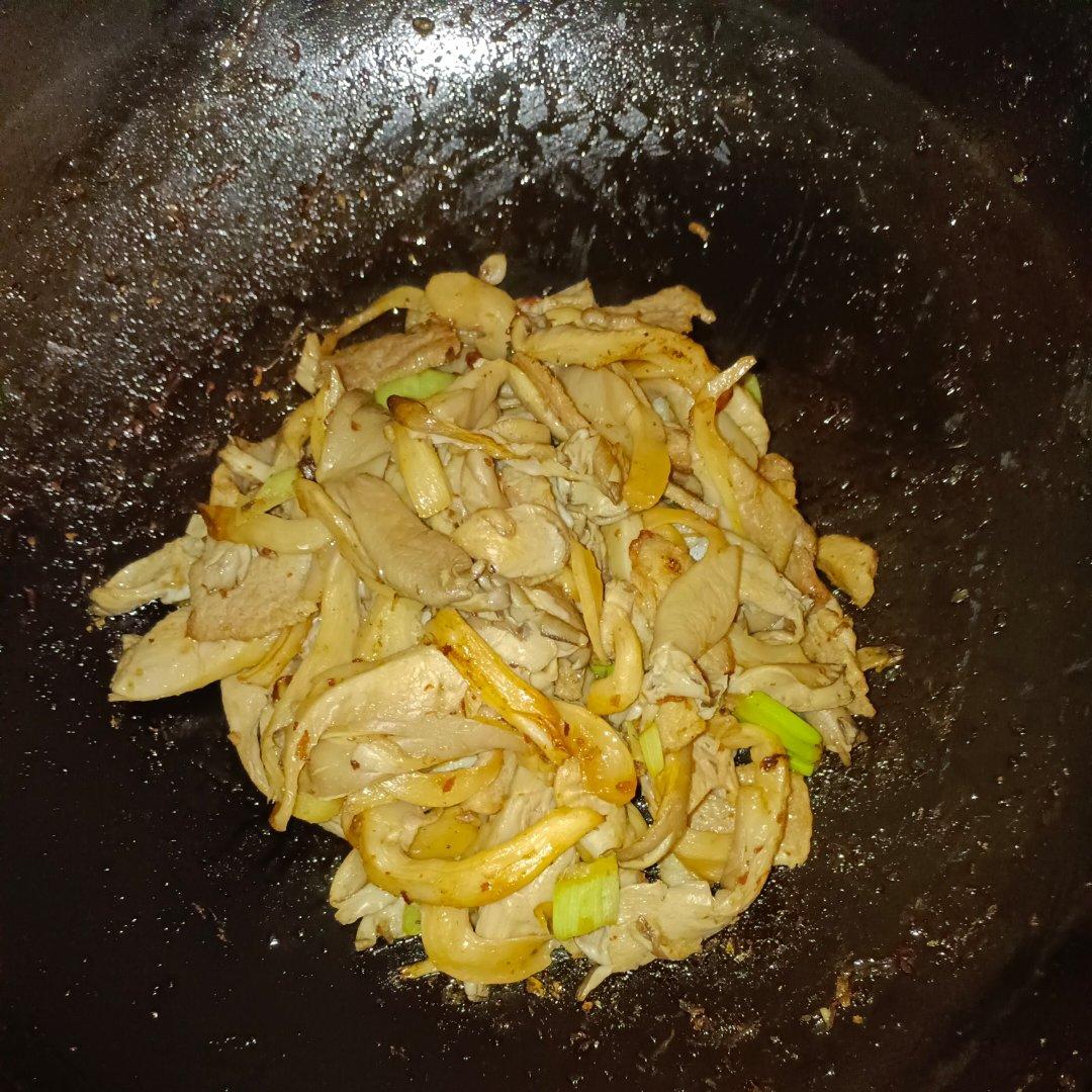 平菇炒肉（鲜香）