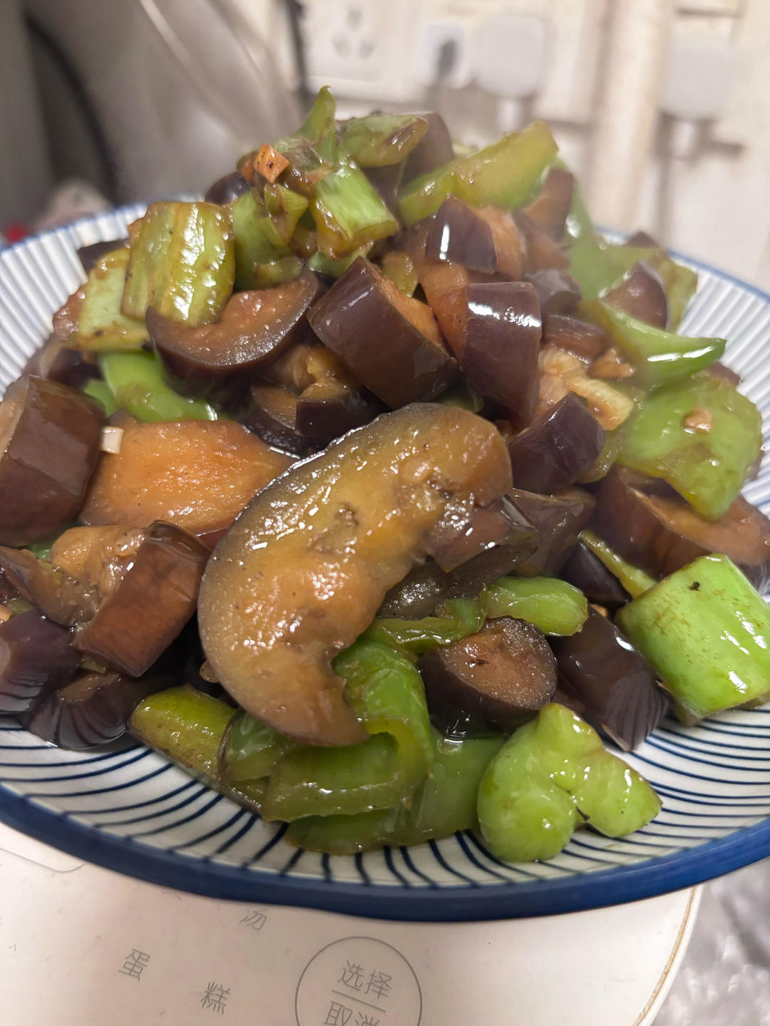 青椒炒茄子【超级美味又下饭】
