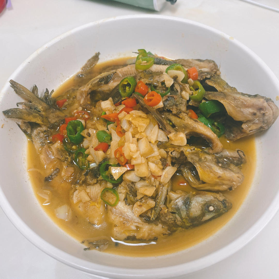 闷个黄骨鱼，黄丫头，黄鸭叫，家常简单味的！