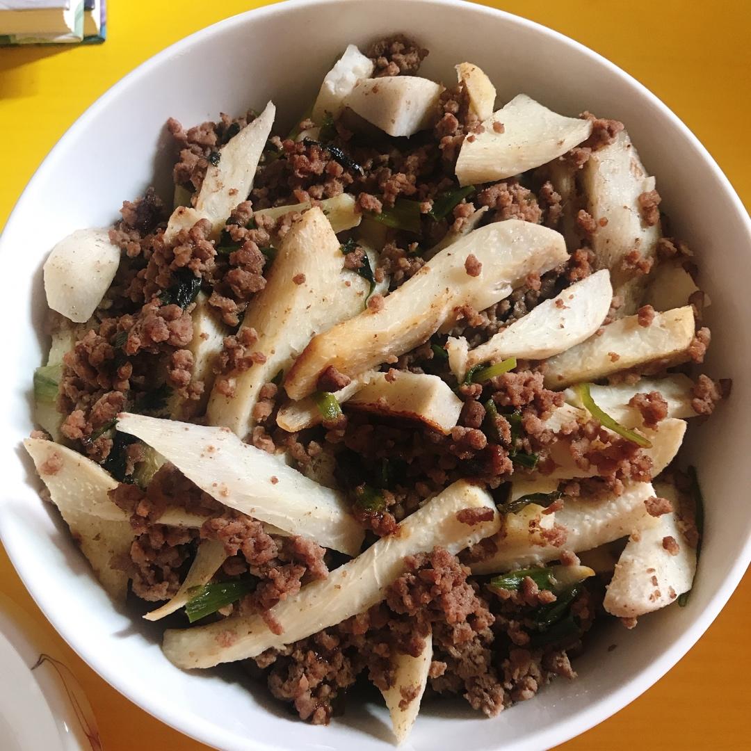 自从学会芋头这么做，孩子和我抢着吃，10分钟出锅，上桌连汤不剩