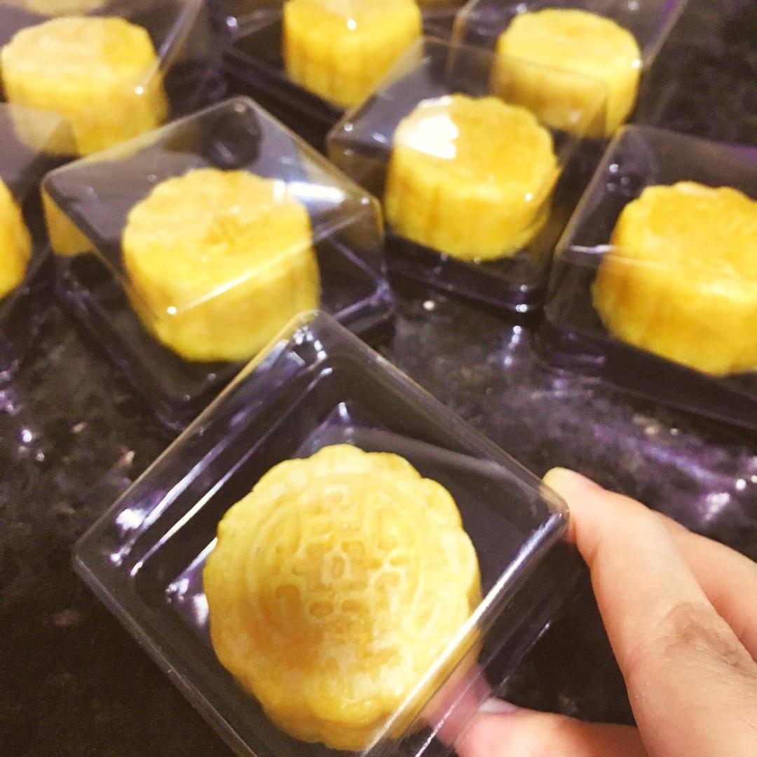 还原半岛奶黄月饼